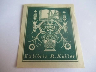 Exlibris – R. Küller – Václav Rytíř (1925) – Motiv: Váza s růží a otevřená kniha, originální linoryt (8 x 6,5 cm)