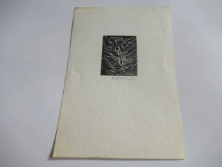 Exlibris – Vlastní autorské exlibris – Karel Svolinský (1941) – Motiv: Alegorická tančící / letící ženská postava ve větru, originální ručně signovaný dřevoryt / kamenorytina na strukturovaném papíře (14,5 x 10 cm)