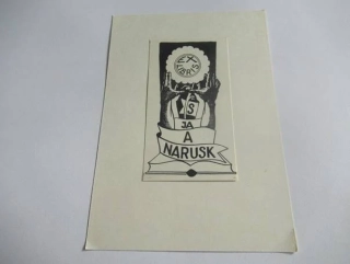 Exlibris – Jaak Narusk – Otti Pille (1956) – Motiv: Surrealistická kompozice s rukama, knihou a pečetí EX LIBRIS, originální tisk z hloubky / rytina P1, Estonsko (exlibris 9 x 5 cm, celkový rozměr listu 15 x 10 cm)