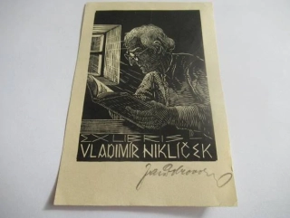 Exlibris Vladimír Niklíček – Jan Dobrovolný, cca 1970 – originální dřevoryt, motiv čtenáře u okna, 12,5x8,5 cm