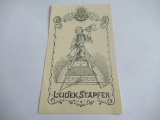 Exlibris Luďka Štapfra – Karel Štapfer, 1925 – originální zinkografie, secesní motiv chlapce s kružidlem a úhloměrem, 11x6,5 cm