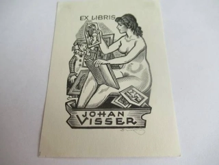 Exlibris – Johan Visser – Drahos István – motiv: Sedící ženský akt, šašek a sbírka exlibris – 9,5×7 cm – dřevoryt (X2)