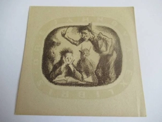 Exlibris – Dr. Ebba Jahnová – Oldřich Karel – motiv: Školní scéna (učitelka a žáci) – 11×11 cm – litografie