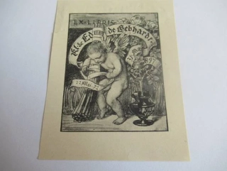 Exlibris – Kl. & Ed. de Gebhardt – Prof. Eduard von Gebhardt – motiv: Amor (andělíček) s fasces a nápisovými stuhami – 9×7 cm – zinkografie (klišé) – 1897