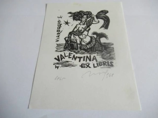 Exlibris – Valentina – R. Wolf – motiv: Expresivní karnevalová a námořní kompozice z Viareggia s polonahou ženou a klaunem ve vlnách – rozměry 14,5×10,5 cm – linoryt / dřevoryt – rok 1968