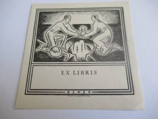 Exlibris – Monogram D. P. – Antonín V. Slavíček – Klečící muž a žena u pramene – dřevoryt (X2), 9,5×9,5 cm