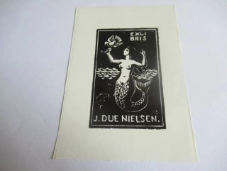 Exlibris – J. Due Nielsen – Hans Christian Bärenholdt – Mořská panna (Siréna) s rybou a holubicí – původní dřevoryt (X2), 11×7,5 cm