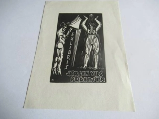 Exlibris – Jørgen Vils Pedersen – Sprcha a muž s knihou (Akty) – původní linoryt (X3), 14,5×10,5 cm