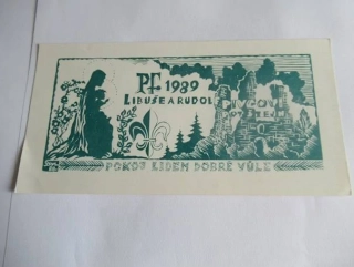 Původní sběratelská novoročenka PF 1989 Libuše a Rudolf Pivcovi – motiv Madony a hradu Potštejn (18 × 9 cm)