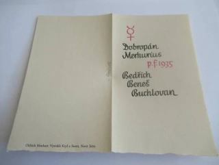 Původní sběratelská novoročenka p.f. 1935 Dobropán Merkurius – Bedřich Beneš Buchlovan, úprava Oldřich Menhart, Kryl a Scotti (16 × 9,5 cm)