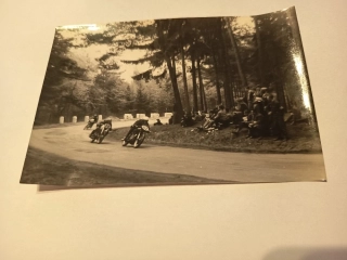 MOTOCYKLOVÉ ZÁVODY 13 x 8,7 cm