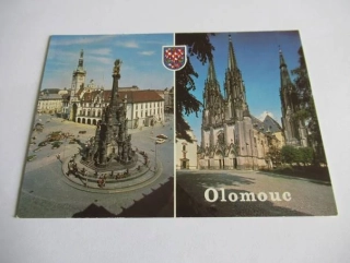 Olomouc - náměstí Míru s radnicí a sloupem Nejsv. Trojice, dom sv. Václava