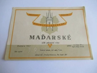 Pražské vinařské závody - Maďarské bílé jakostní víno - Etiketa na víno