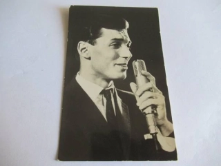 Karel Gott - cca 10,5 x 7 cm