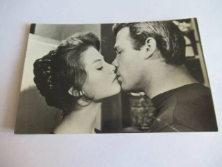 Carmela a Mario z filmu Znovu v nesnázích - cca 10,5 x 7 cm