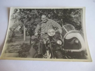 Motocykl - cca 12,5 x 8,5 cm