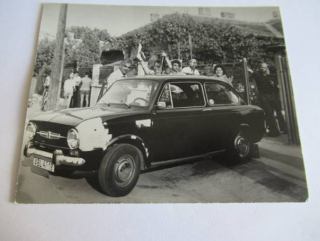 Automobil - cca 11 x 8,5 cm