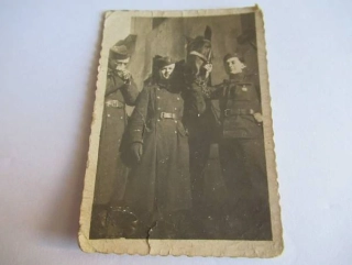 Vojáci s koněm - cca 8 x 5 cm