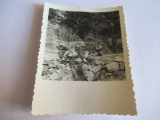 Vojáci - cca 7,5 x 5,5 cm