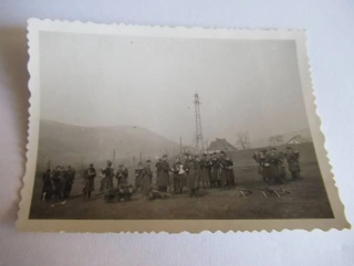 Vojáci - cca 8,5 x 6 cm