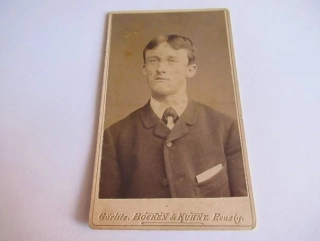 Německo - Foto Bocken & Kuhn - Muž s karavatou  - cca 10,5 x 6,5 cm