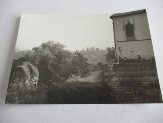 Hluboká skála - vyhlídka na Trosky - 1971 - cca 12,5 x 9 cm