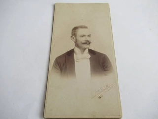 Praha - Foto H. Eckert - Muž s knírem - cca 16 x 8,5 cm
