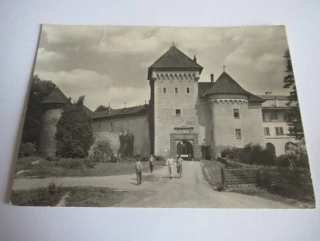 Velké Meziříčí - vstupní část zámku s hlavní branou